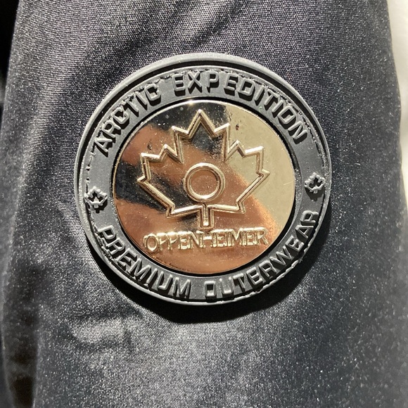 Winter Puffer Jacket with Hood - Medium Size for Women - Picture 5 of 7